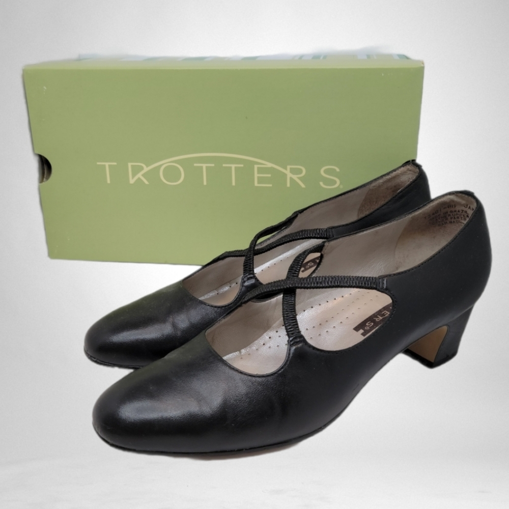 Trotters Jamie Strap Mary Jane Pump 7.5 Narrow